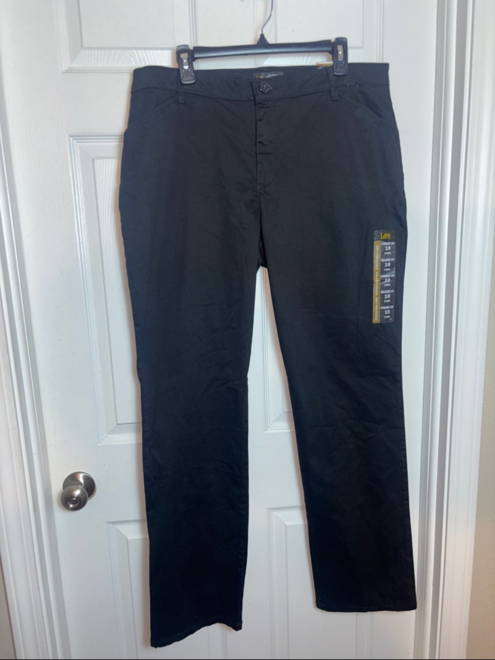 Lee Women's Relaxed Fit Straight Leg Mid Rise Size 16 long pants